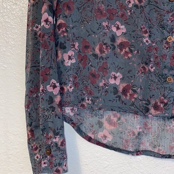 Brandy Melville | Floral Button-Up - Picture 3 of 5